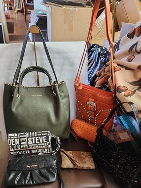 Sellers Bundle Of 7 Steve Madden, Coach,Juicy, Alexis Bendel, Nicole Miller Plus
